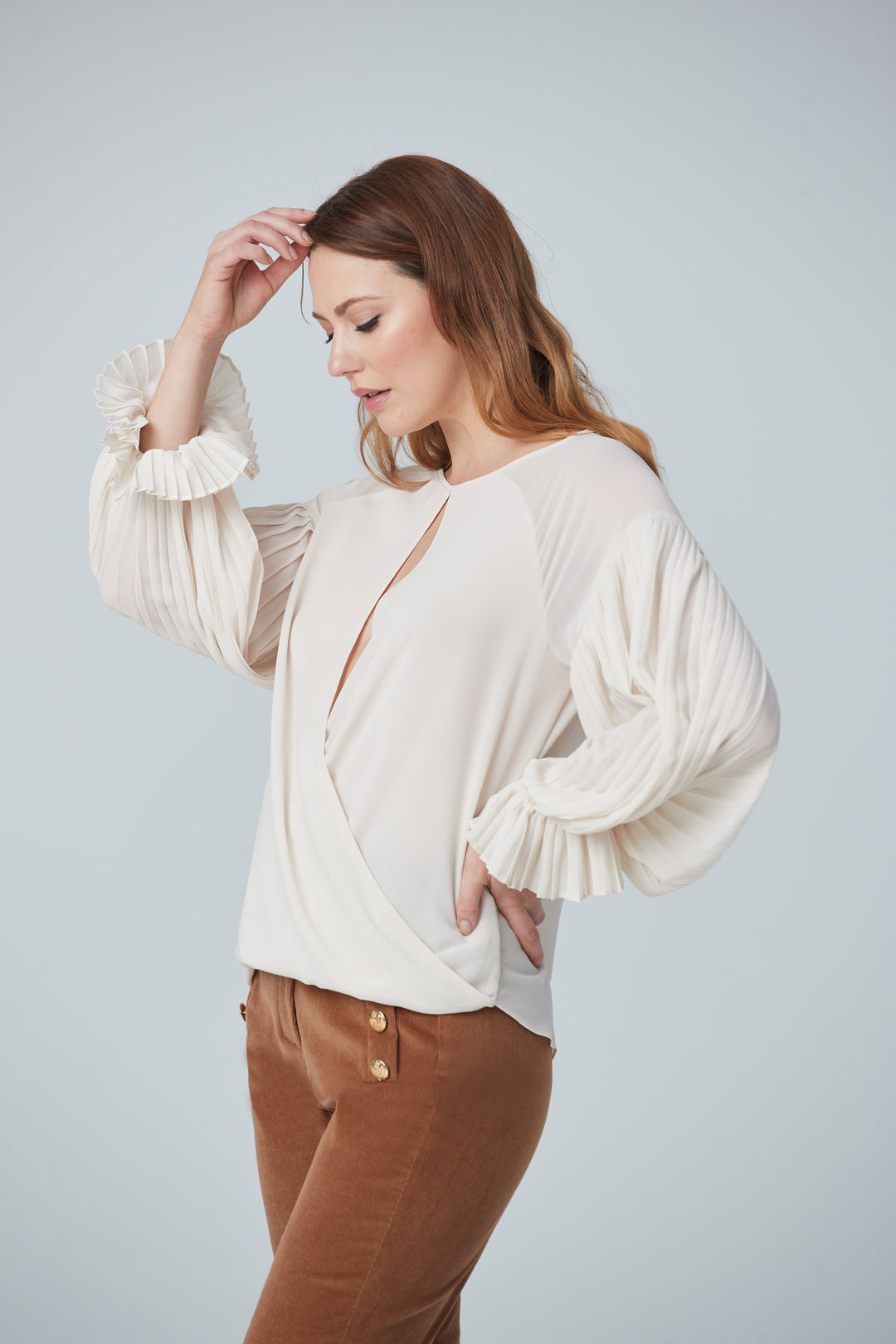 Pleated sleeve blouse with folded front (F22ZC1484)