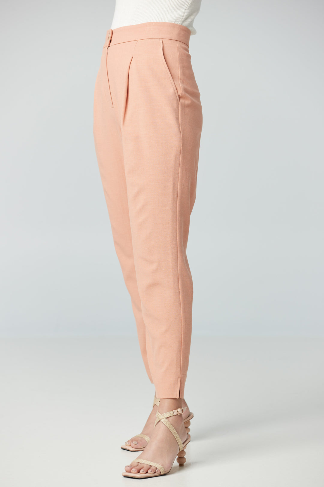 Crop pant with front pleat